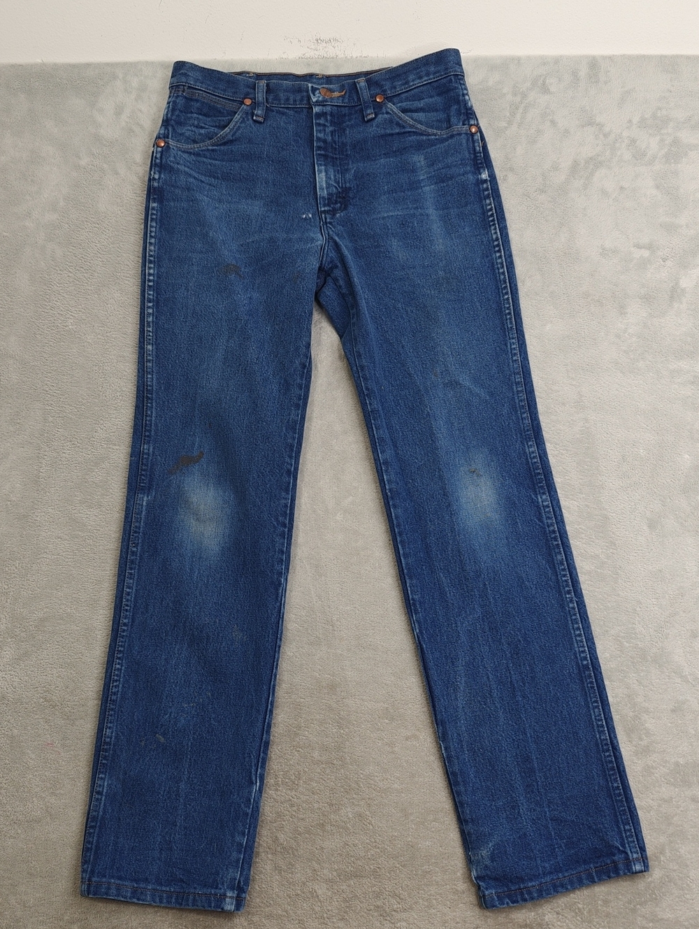 Wrangler Men's Straight-Leg Jeans in Blue Denim Splattered Size 30